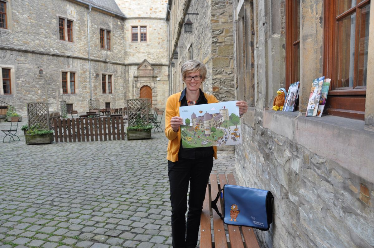 Historisches Museum in der Wewelsburg lockt mit neuem Erscheinungsbild, Maskottchen und Geocaching